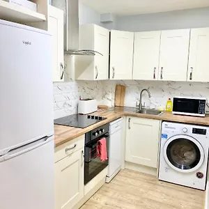 Lovely 2 Bedroom In Apartment Dublin